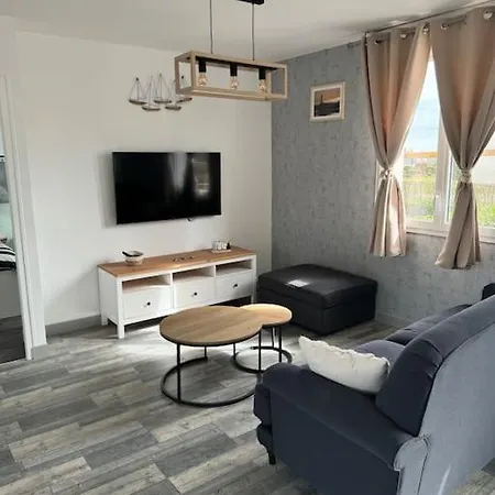 Holiday home Maison La Meduse Quettehou